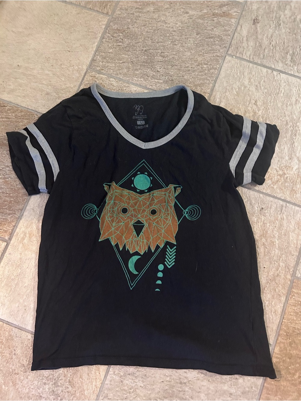 Black Short Sleeve V-Neck Tee with Geometric Owl Graphic